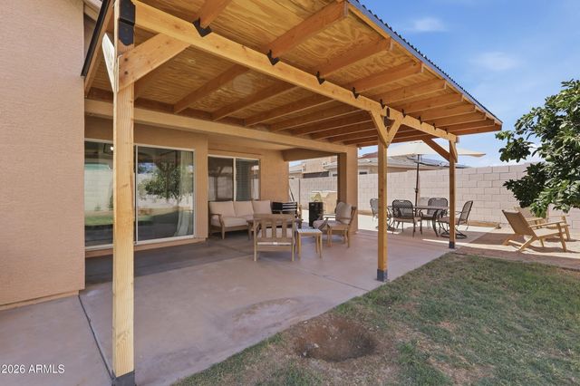 7329 N 82ND Avenue, Glendale, AZ 85303