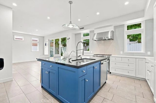 118 Meyer Court, Hermosa Beach, CA 90254