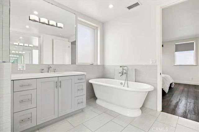 118 Meyer Court, Hermosa Beach, CA 90254