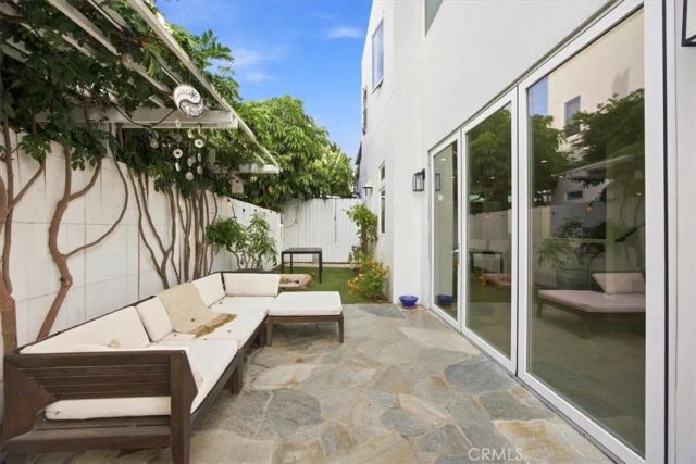 118 Meyer Court, Hermosa Beach, CA 90254