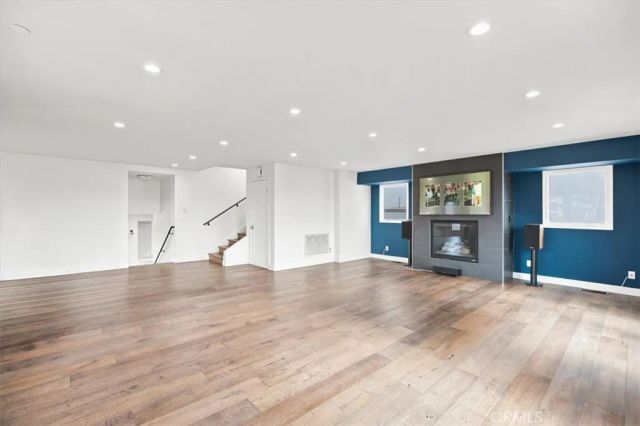 118 Meyer Court, Hermosa Beach, CA 90254