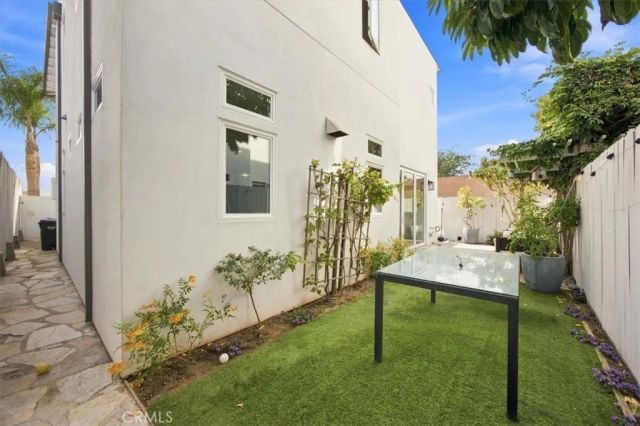 118 Meyer Court, Hermosa Beach, CA 90254