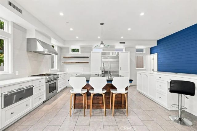 118 Meyer Court, Hermosa Beach, CA 90254
