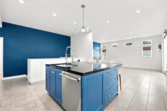118 Meyer Court, Hermosa Beach, CA 90254