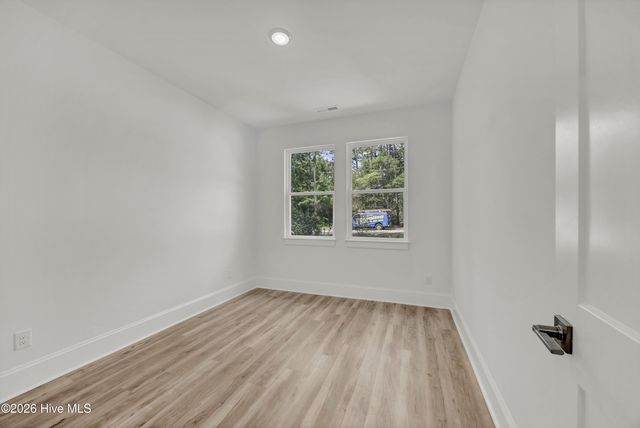 251 Foxcroft Road, Southport, NC 28461