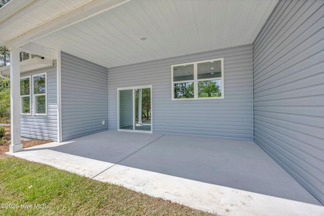 251 Foxcroft Road, Southport, NC 28461