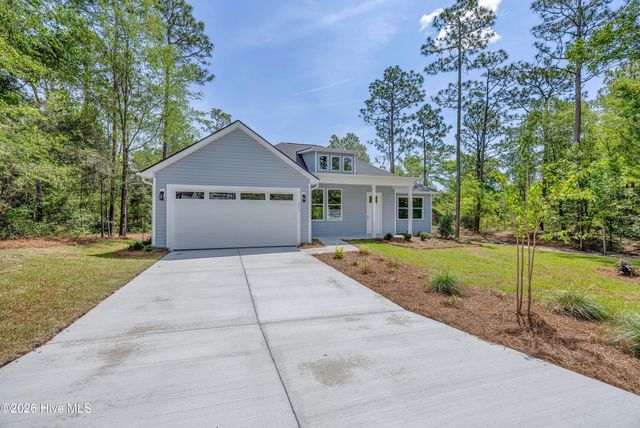 251 Foxcroft Road, Southport, NC 28461