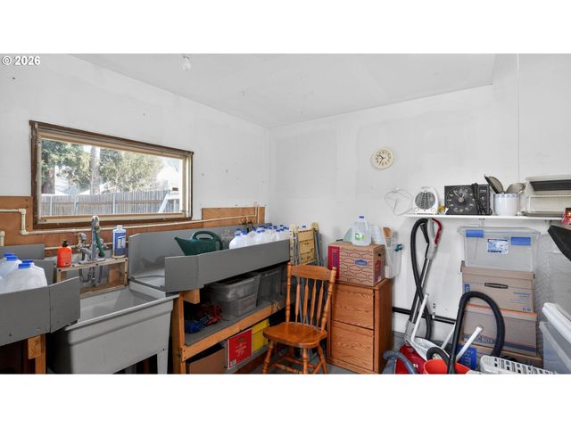 651 WAYNE Dr, Keizer, OR 97303