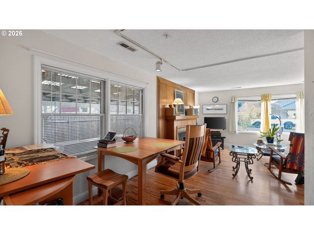 651 WAYNE Dr, Keizer, OR 97303