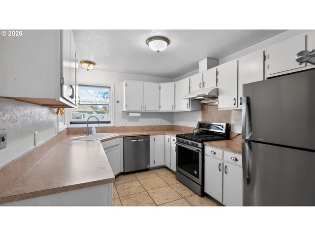 651 WAYNE Dr, Keizer, OR 97303