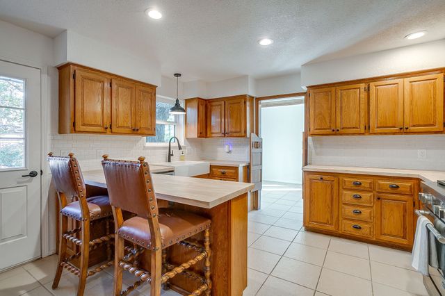 10127 Ravenswood Road, Granbury, TX 76049