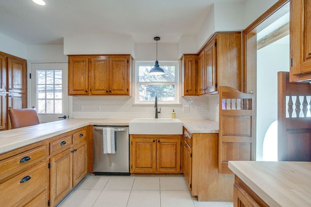 10127 Ravenswood Road, Granbury, TX 76049