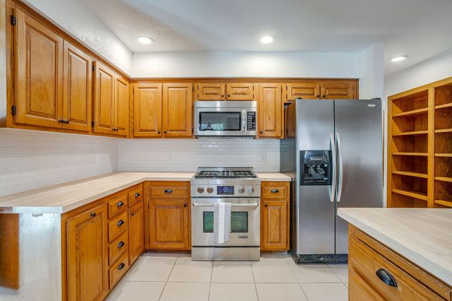 10127 Ravenswood Road, Granbury, TX 76049