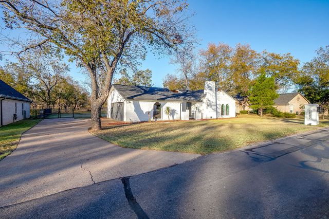 10127 Ravenswood Road, Granbury, TX 76049