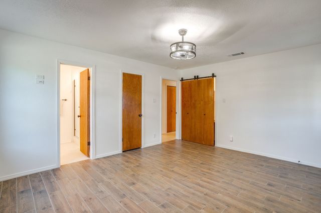 10127 Ravenswood Road, Granbury, TX 76049