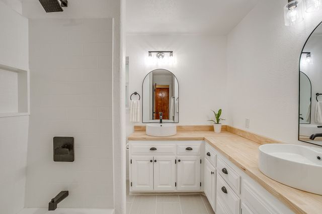 10127 Ravenswood Road, Granbury, TX 76049