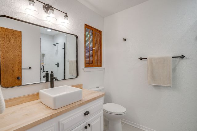 10127 Ravenswood Road, Granbury, TX 76049