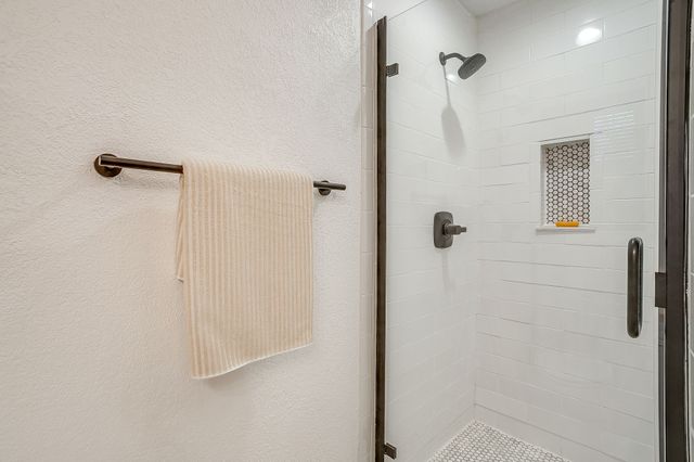 10127 Ravenswood Road, Granbury, TX 76049