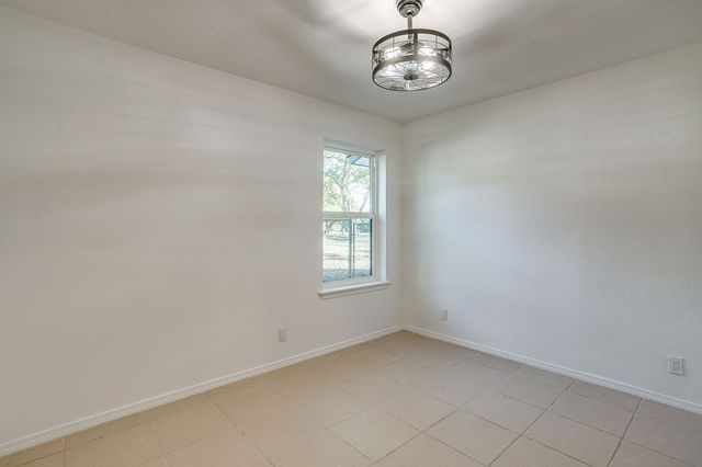 10127 Ravenswood Road, Granbury, TX 76049