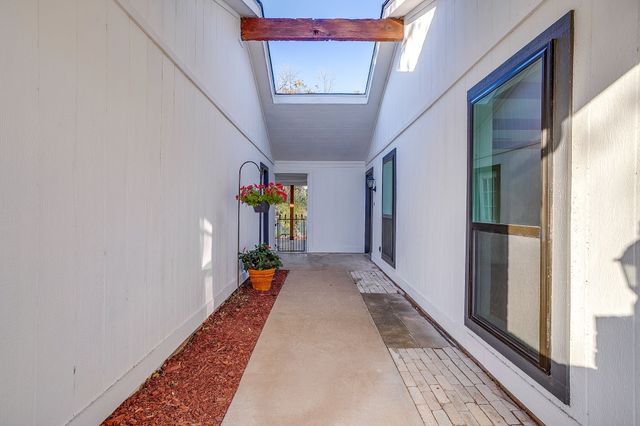 10127 Ravenswood Road, Granbury, TX 76049