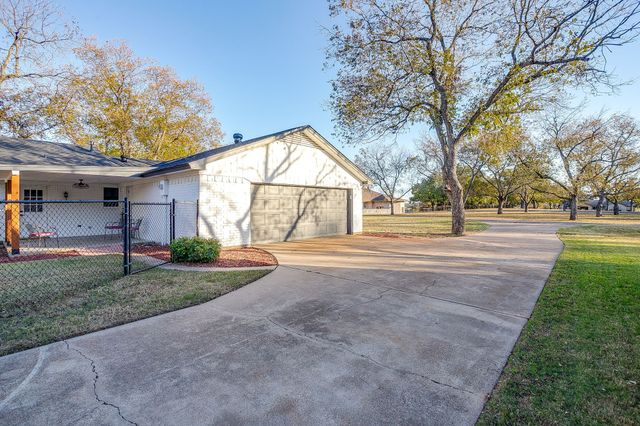 10127 Ravenswood Road, Granbury, TX 76049