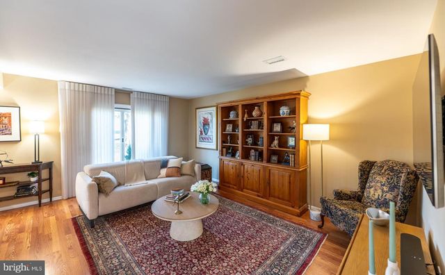 204 CAMSTEN CT, Chesterbrook, PA 19087