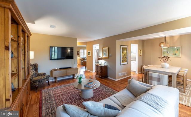 204 CAMSTEN CT, Chesterbrook, PA 19087