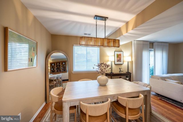 204 CAMSTEN CT, Chesterbrook, PA 19087