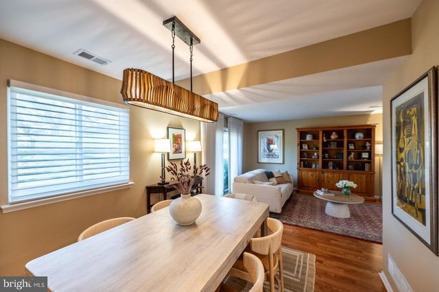 204 CAMSTEN CT, Chesterbrook, PA 19087