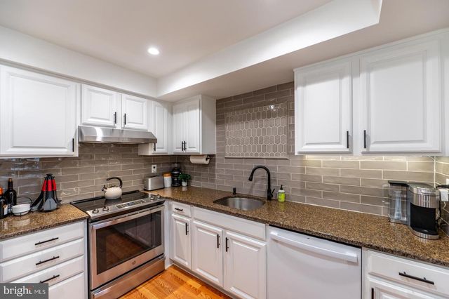 204 CAMSTEN CT, Chesterbrook, PA 19087