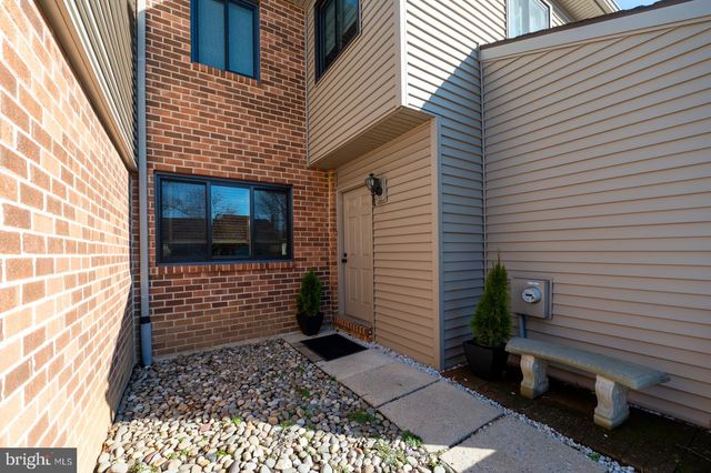 204 CAMSTEN CT, Chesterbrook, PA 19087