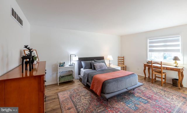 204 CAMSTEN CT, Chesterbrook, PA 19087