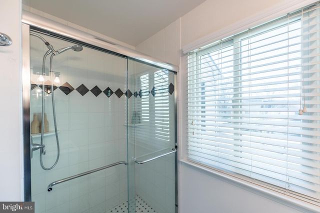 204 CAMSTEN CT, Chesterbrook, PA 19087