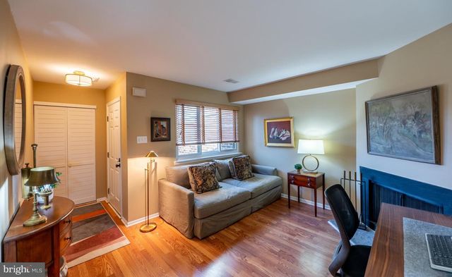 204 CAMSTEN CT, Chesterbrook, PA 19087