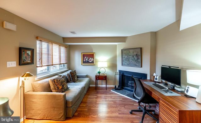 204 CAMSTEN CT, Chesterbrook, PA 19087