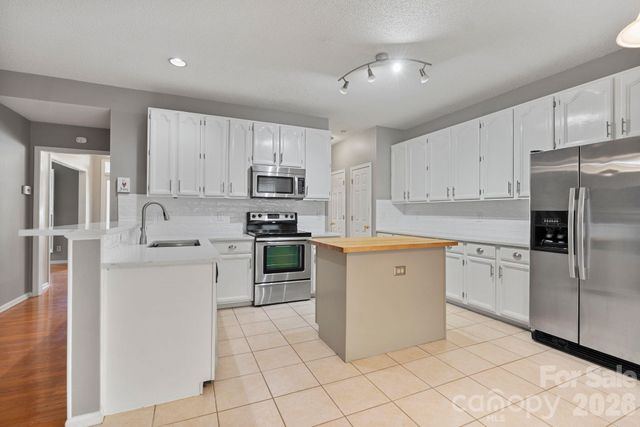 2040 Swaim Drive, Matthews, NC 28105