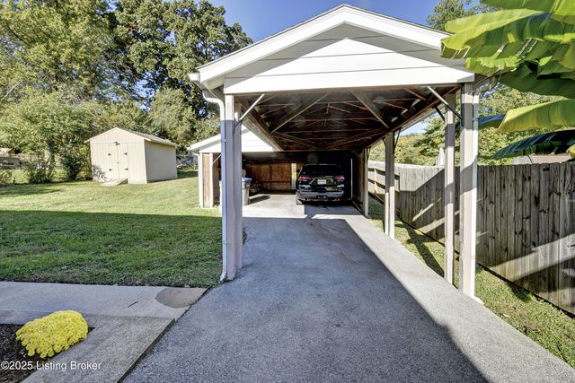 7710 Sierra Trail, Louisville, KY 40214