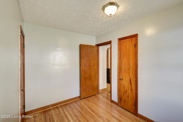 7710 Sierra Trail, Louisville, KY 40214