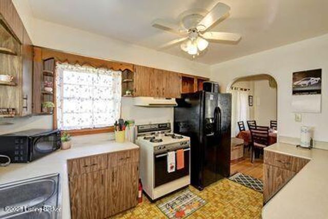 7710 Sierra Trail, Louisville, KY 40214