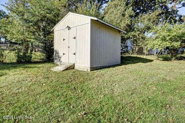 7710 Sierra Trail, Louisville, KY 40214