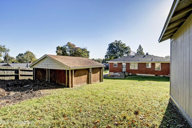 7710 Sierra Trail, Louisville, KY 40214