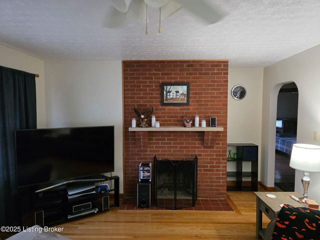 7710 Sierra Trail, Louisville, KY 40214