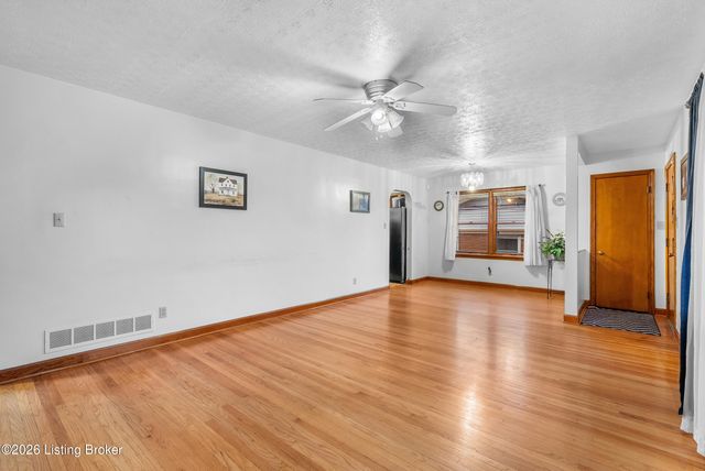 7710 Sierra Trail, Louisville, KY 40214