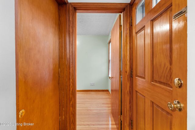 7710 Sierra Trail, Louisville, KY 40214