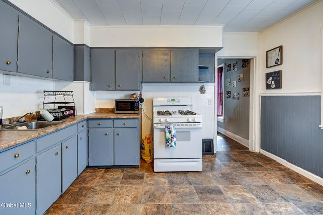 127 Kingsboro Avenue, Gloversville, NY 12078