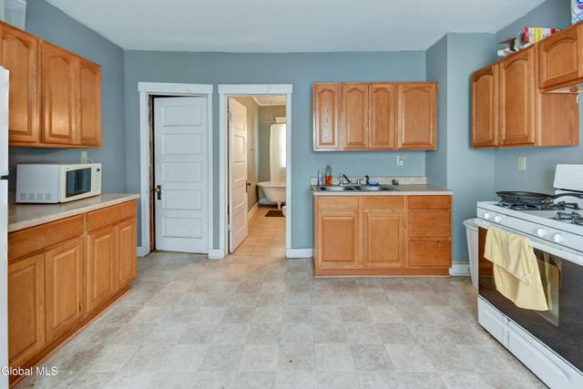 127 Kingsboro Avenue, Gloversville, NY 12078