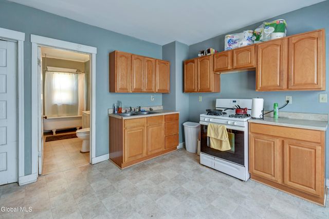 127 Kingsboro Avenue, Gloversville, NY 12078