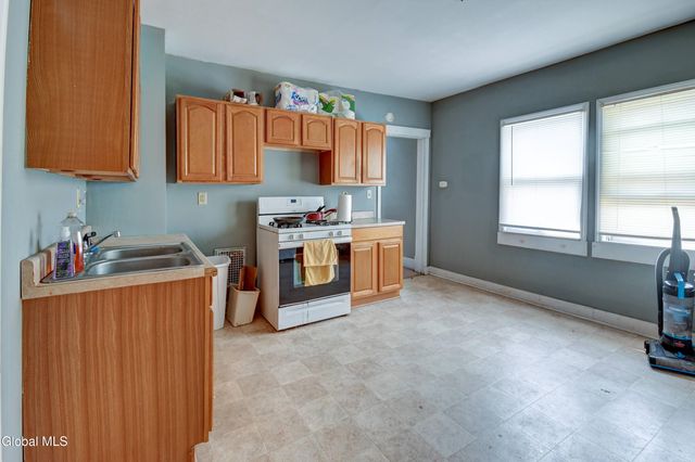 127 Kingsboro Avenue, Gloversville, NY 12078