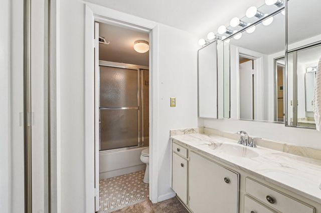 1101 Colony Point Circle 404, Pembroke Pines, FL 33026