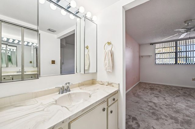 1101 Colony Point Circle 404, Pembroke Pines, FL 33026